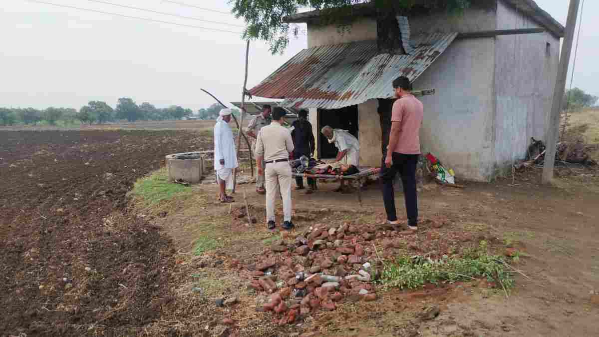 नहर किनारे खेत में मिला महिला का शव, इलाके में सनसनी, जताई जा रही ये आशंका   