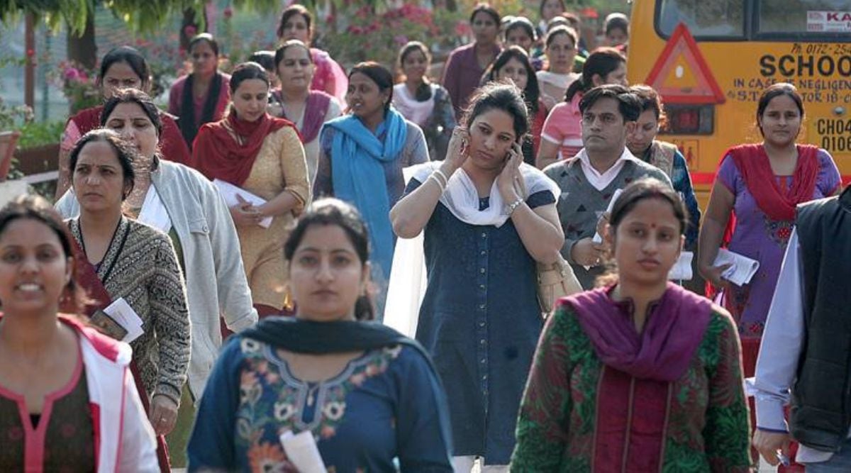 HTET अभ्यर्थियों का शिक्षा बोर्ड पर प्रदर्शन, बॉयोमैट्रिक मिसमैच से हजारों परिणाम अटके