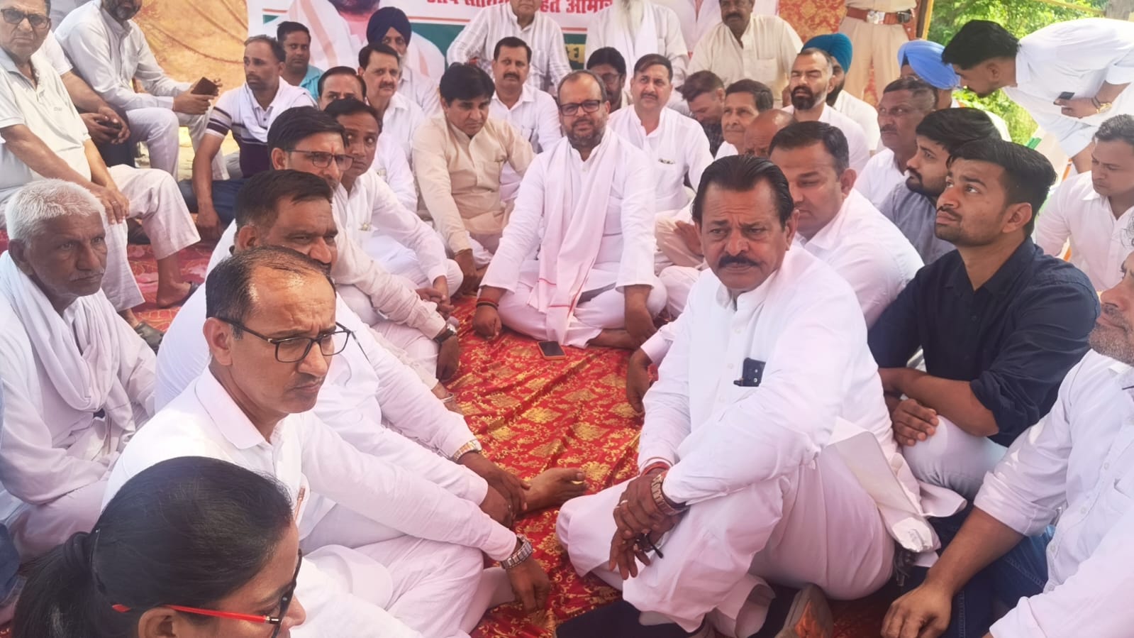 जलभराव और बाढ़ की समस्या के खिलाफ सांसद वरुण मुलाना ने खानूवाला से शुरू किया हस्ताक्षर अभियान