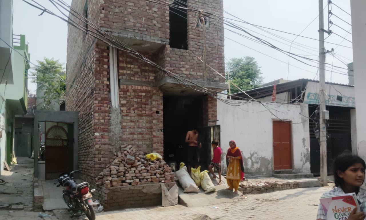 हिसार में नगर निगम का अतिक्रमण हटाओ अभियान तेज, जवाहर नगर और टिब्बा दाना शेर क्षेत्र में कार्रवाई