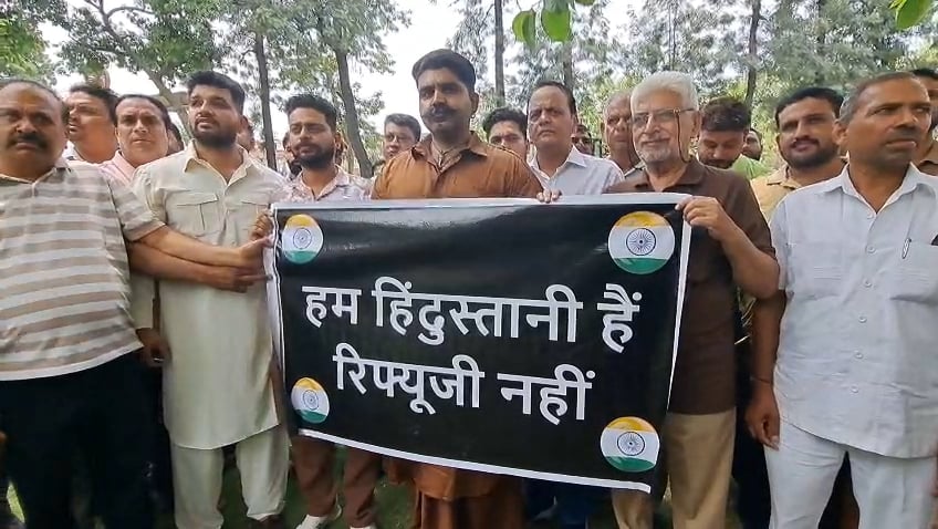 पंजाबी खत्री समाज में रोष: ‘पाकिस्तानी’ और ‘रिफ्यूजी’ कहने के विरोध में DC कार्यालय पहुंचा प्रतिनिधिमंडल