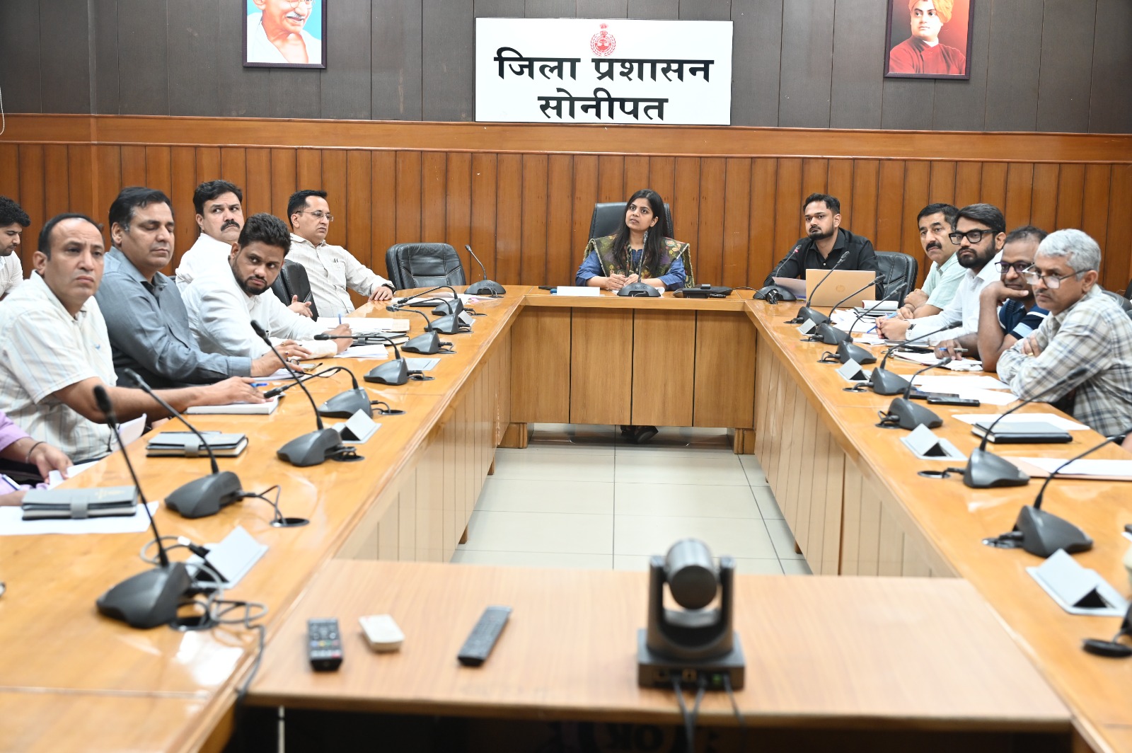 सोनीपत में उद्योगों की समस्याओं पर सख्त हुईं DC नेहा सिंह, अधिकारियों को दिए त्वरित समाधान के निर्देश