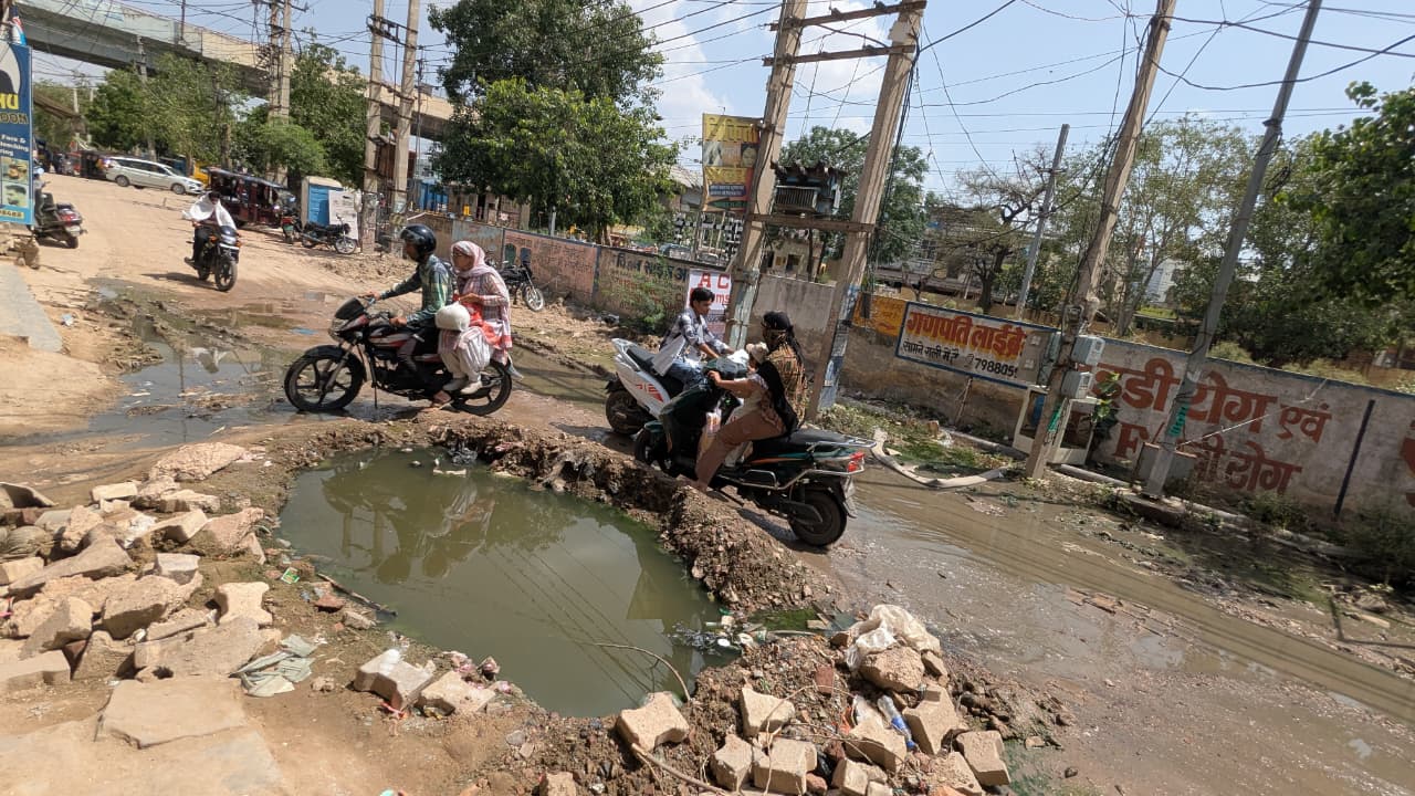 जन स्वास्थ्य विभाग की लापरवाही से वार्डों में मिला सीवर का पानी, महामारी फैलने का खतरा: कुलवंत फौगाट