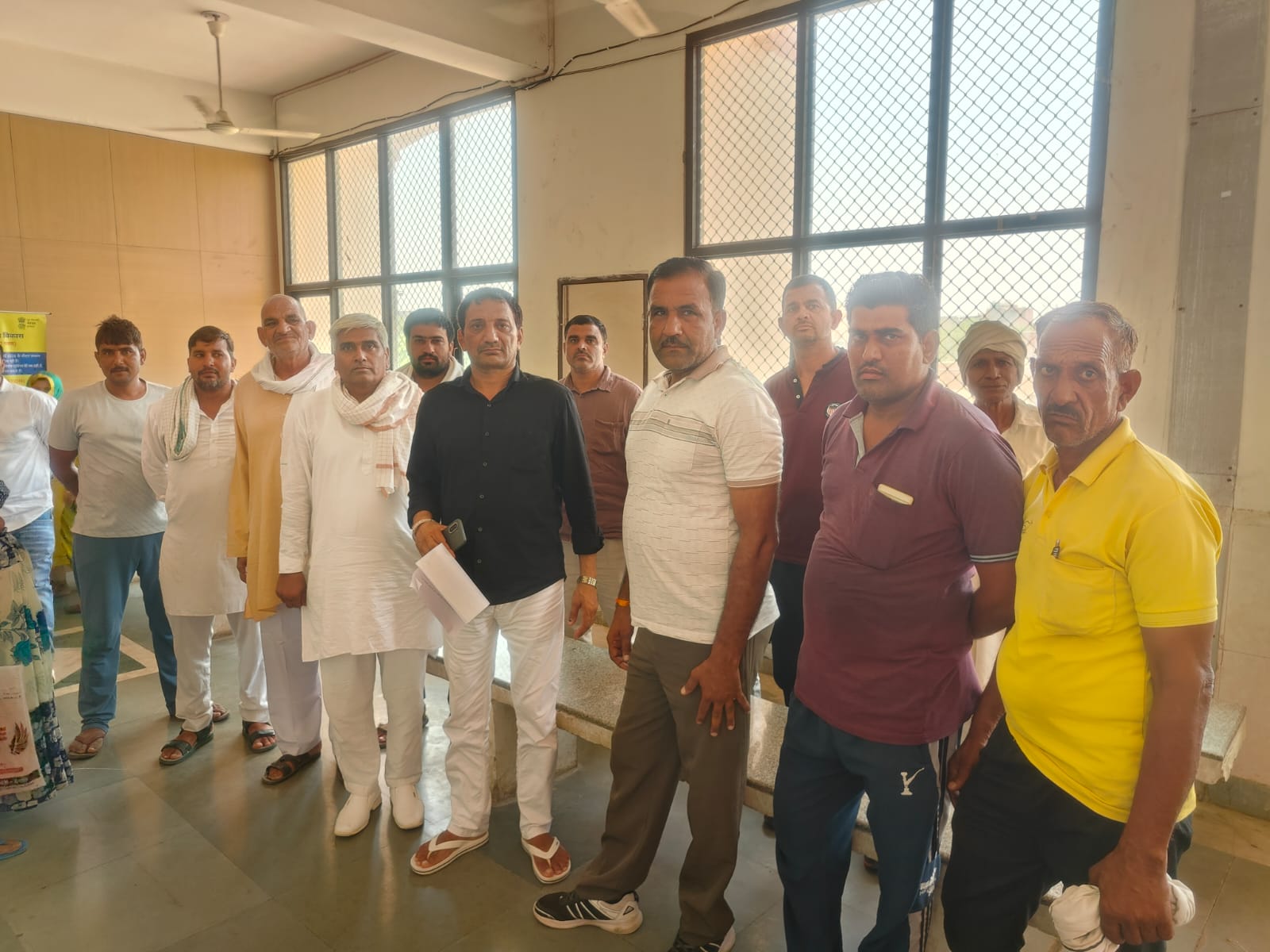 भागवी गांव में जोहड़ों, फिरनी और मुख्य सड़क से अवैध कब्जे हटाने की मांग, ग्रामीणों ने उपायुक्त को सौंपा ज्ञापन