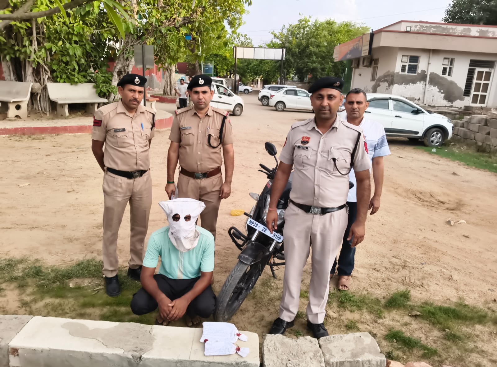 चरखी दादरी: पेंशनधारक से ₹1 लाख की चोरी का खुलासा, आरोपी गिरफ्तार; नकदी और बाइक बरामद