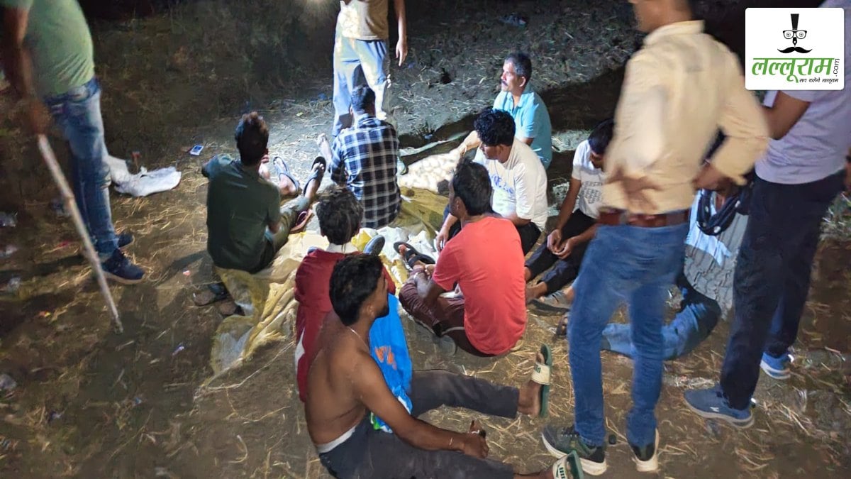जुए के फड़ पर पुलिस की दबिश: सार्वजनिक जगह पर सजी थी महफिल, रंगे हाथों पकड़े गए 10 जुआरी