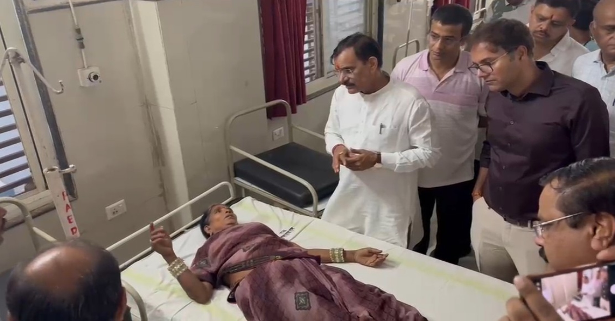 लाइमस्टोन लोड डंपर ने बस को मारी टक्कर, 3 की मौत, 40 से ज्यादा घायल, सांसद वीडी शर्मा घायलों से मिलने पहुंचे अस्पताल