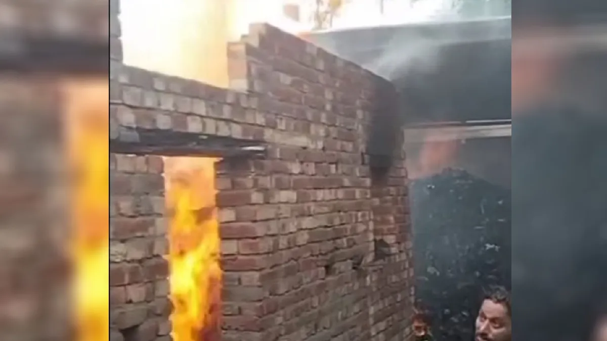जगराओं में लकड़ी-कोयले के गोदाम में भीषण आग, 25 फायर ब्रिगेड ने पाया काबू; 10 लाख का नुकसान