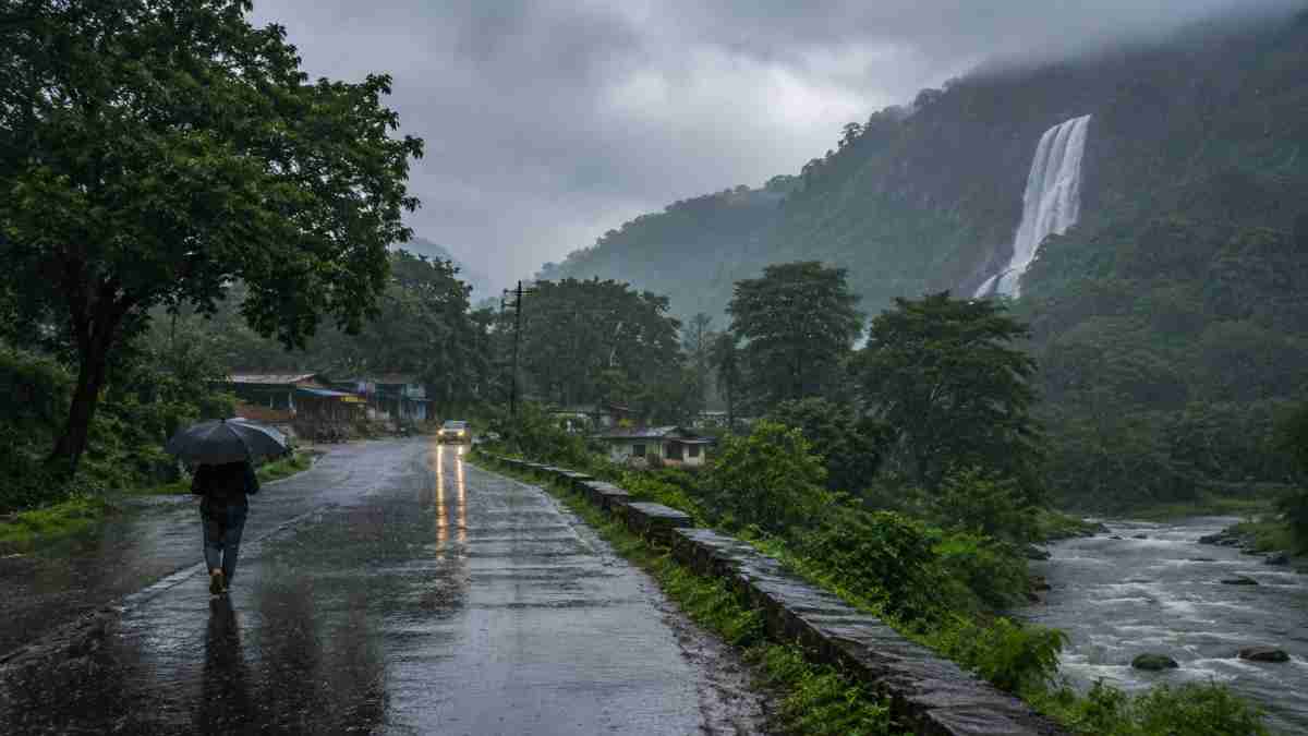 Weather Update: एमपी में मानसून की होगी ‘ग्रैंड एंट्री’, 2 दिन में दे सकता है दस्तक, कई हिस्सों में बौछारों का दौर जारी