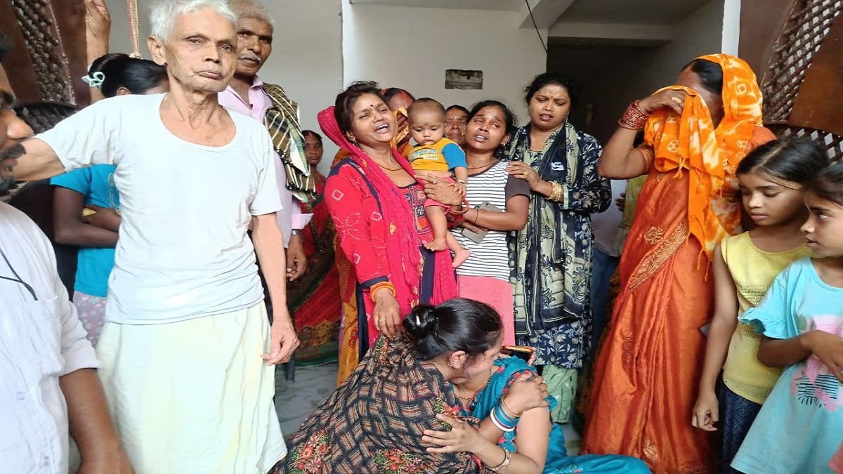 Bihar Crime: पूर्व सरपंच के बेटे की चाकू गोदकर निर्मम हत्या, ​रविवार की शाम से लापता था युवक