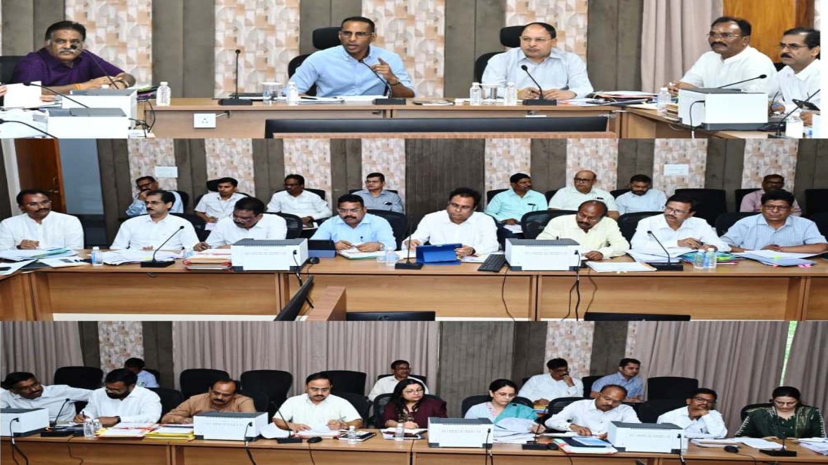 PWD सचिव ने बैठक लेकर की विभागीय कार्यों की समीक्षा: 30 जून तक टेंडर निविदा आमंत्रित और 31 जुलाई तक कार्यादेश जारी करने के निर्देश