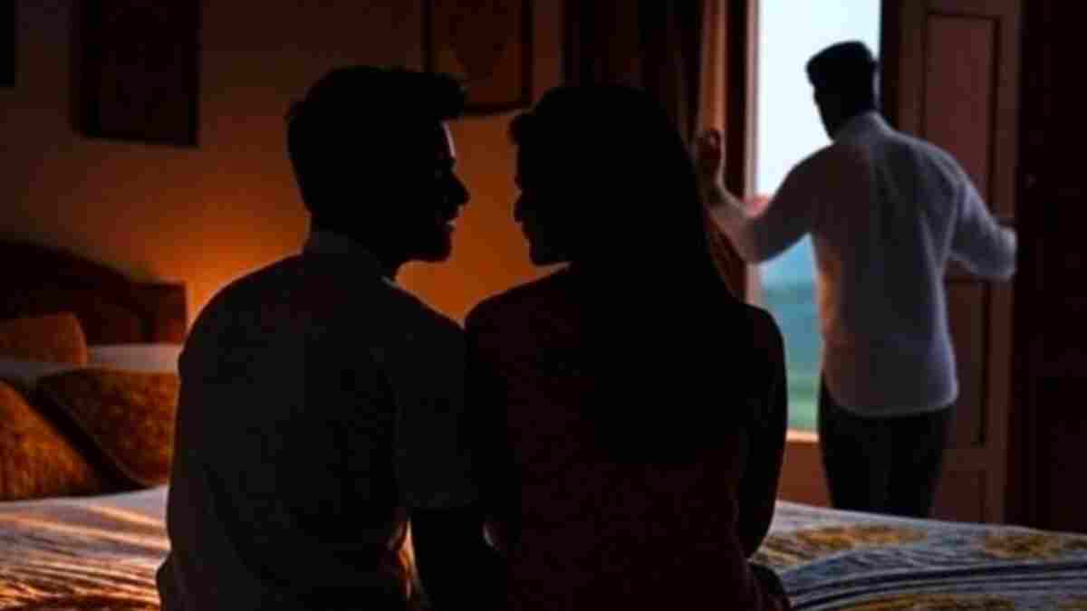अवैध संबंधों की खातिर पति को रास्ते से हटाया! पत्नी ने रची हत्या की खौफनाक साजिश, प्रेमी समेत 3 गिरफ्तार  