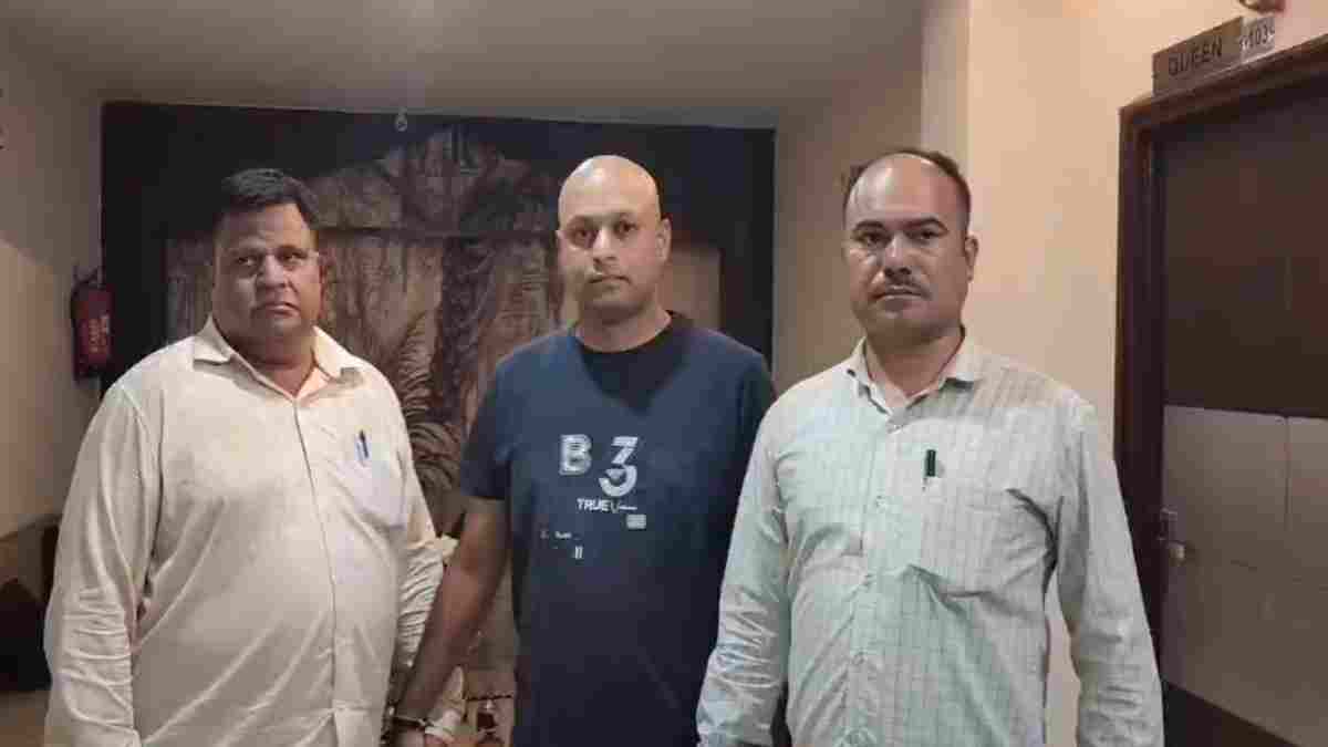 हेड कांस्टेबल 50 हजार की रिश्वत लेते गिरफ्तार: एसीबी ने रंगेहाथ दबोचा, घूस लेने MP से पहुंचा राजस्थान 