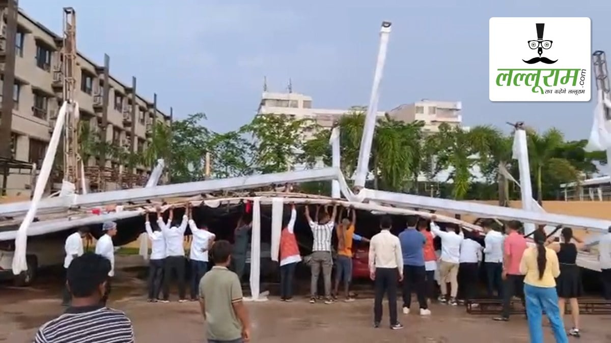 टला बड़ा हादसा: तेज हवा-तूफान में चोखरधानी रेस्टोरेंट की पार्किंग शेड गिरी, कई वाहन हुए क्षतिग्रस्त