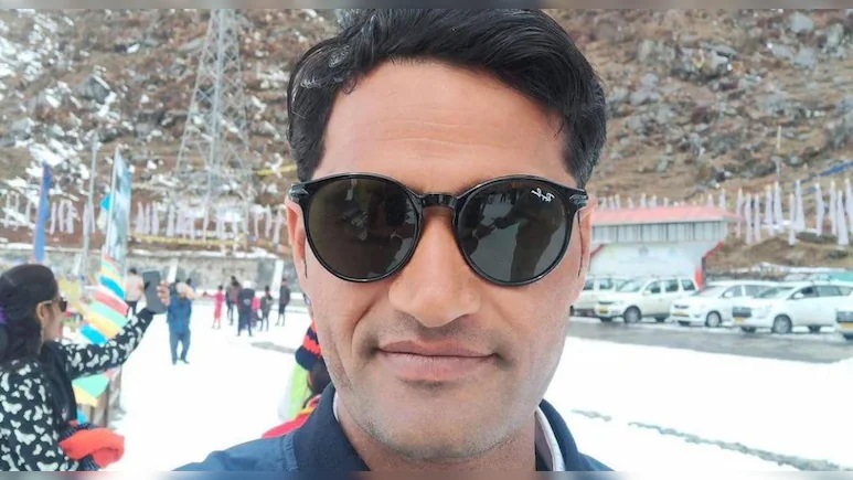 शिवदासपुरा में बिजनेसमैन की कार में मिली लाश, करोड़ों के लेन-देन में हत्या का शक