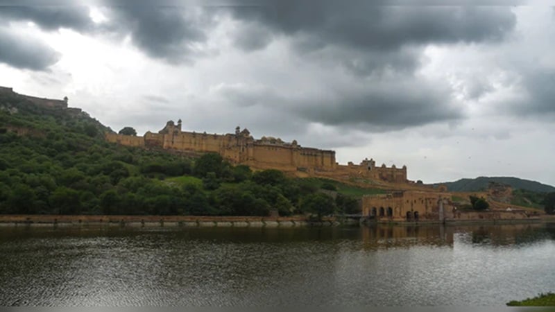 Rajasthan Weather Update: जयपुर समेत कई जिलों में आज आंधी-बारिश का अलर्ट, गर्मी से मिलेगी राहत