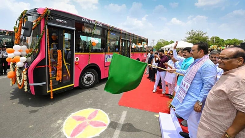 Rajasthan News: सड़कों पर उतरीं 29 नई इलेक्ट्रिक बसें, सफर होगा अब और भी आसान