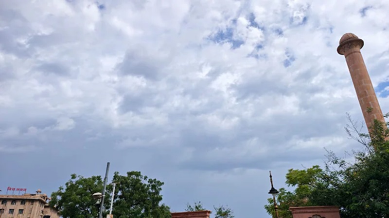 Rajasthan Weather Alert: इन 17 जिलों में आज बारिश का अलर्ट, घर से निकलने से पहले जानें मौसम का हाल