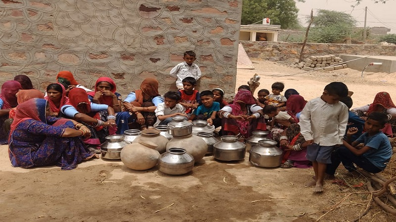 Rajasthan News: राजस्थान में बिजली तो आई, पर 5% घरों में बूंद-बूंद को तरस रहे लोग