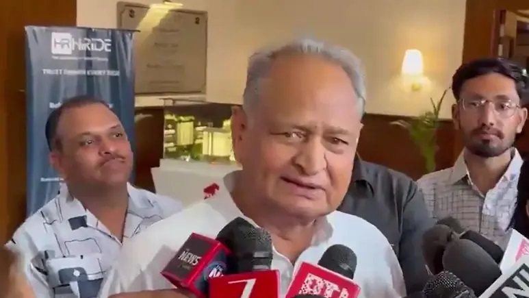 Rajasthan Politics: गहलोत ने खोला 25 सितंबर का राज, बोले- मुझे अध्यक्ष बनने से रोकने की साजिश हुई