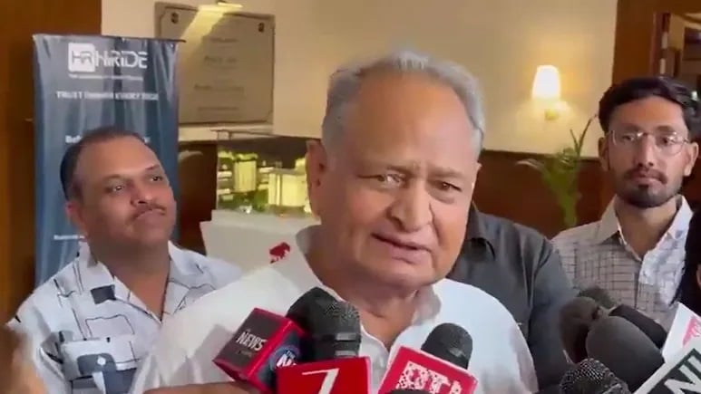 Rajasthan Politics: अशोक गहलोत का दिल्ली में बड़ा धमाका, बोले- मैं सचिन पायलट का दुश्मन नहीं, लेकिन उनकी वो एक गलती…