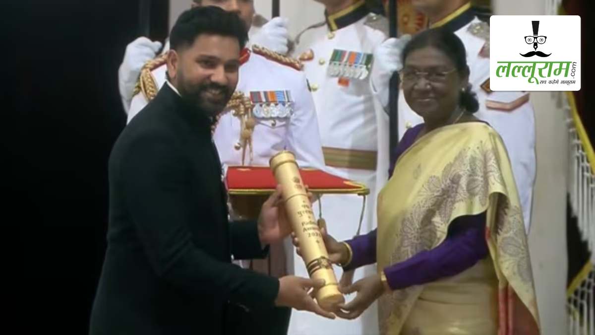Rohit Sharma Honoured With Padma Shri: रोहित शर्मा को मिला पद्मश्री सम्मान, राष्ट्रपति द्रौपदी मुर्मू ने किया सम्मानित