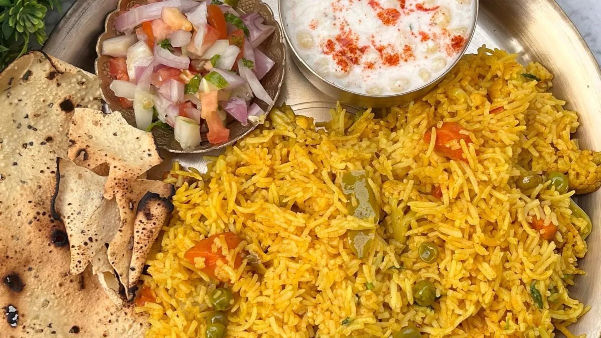 UP Style Tehri Recipe : घर पर आसानी से बनाएं यूपी स्टाइल तहरी, स्वाद ऐसा कि चाटते रह जाएंगे उंगलियां