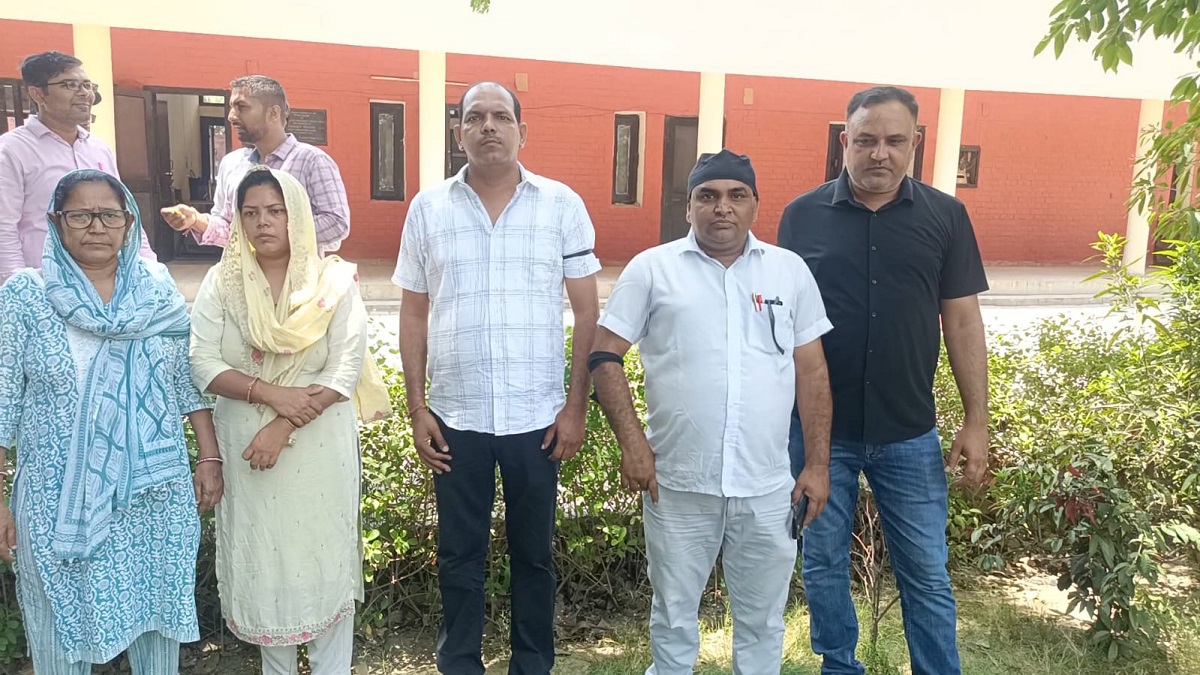 करनाल में सरकारी डॉक्टर पर जानलेवा हमला: पशुओं को टीका लगाने गए वीएलडीए को बेरहमी से पीटा, हालत गंभीर, अस्पताल में भर्ती