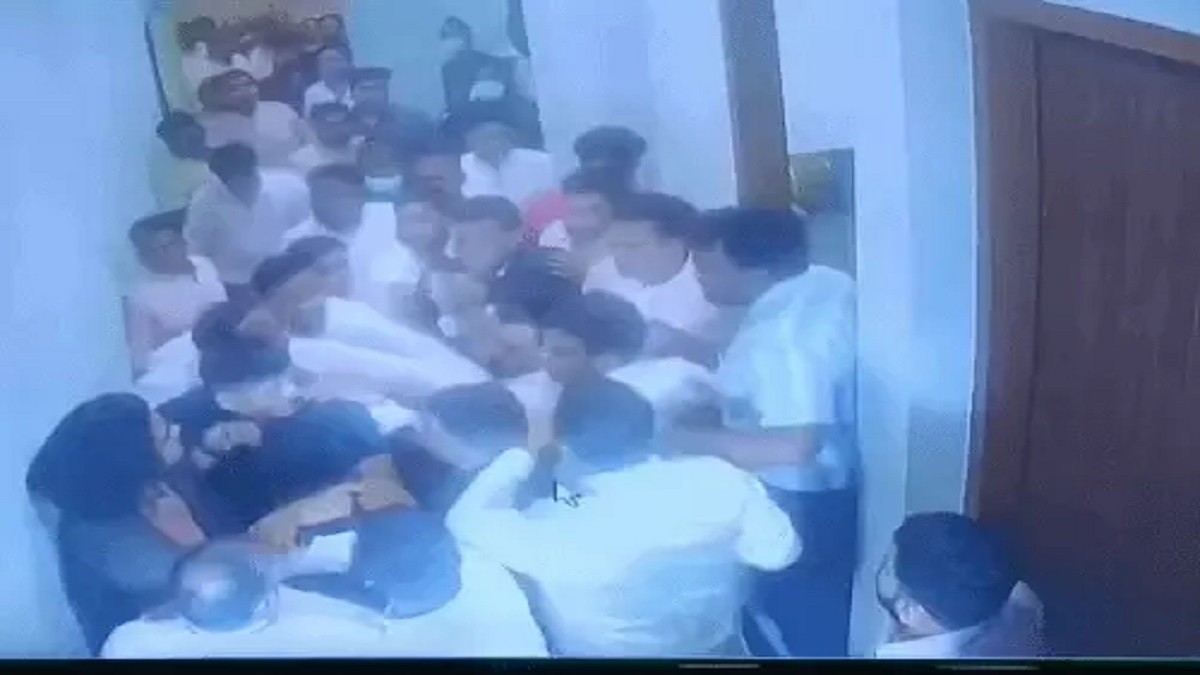 पानीपत के होटल में खूनी खेल: शादी में एसी बंद होने पर भड़के लोग, होटल मालिक के बेटे को लात-घूंसों से पीटा, शर्ट फाड़ी