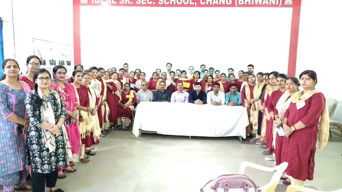 चांग के आइडियल स्कूल में तनाव प्रबंधन कार्यशाला: सीबीएसई विशेषज्ञों ने शिक्षकों को सिखाए बच्चों को डिप्रेशन से बचाने के गुर