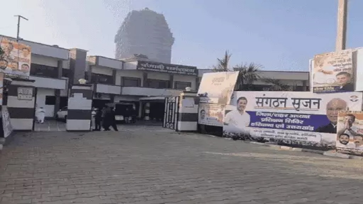 रोहतक में मन्नत हवेली के बाहर दुकानों में लगी भीषण आग, लाखों का सामान जलकर राख, दमकल विभाग ने पाया काबू