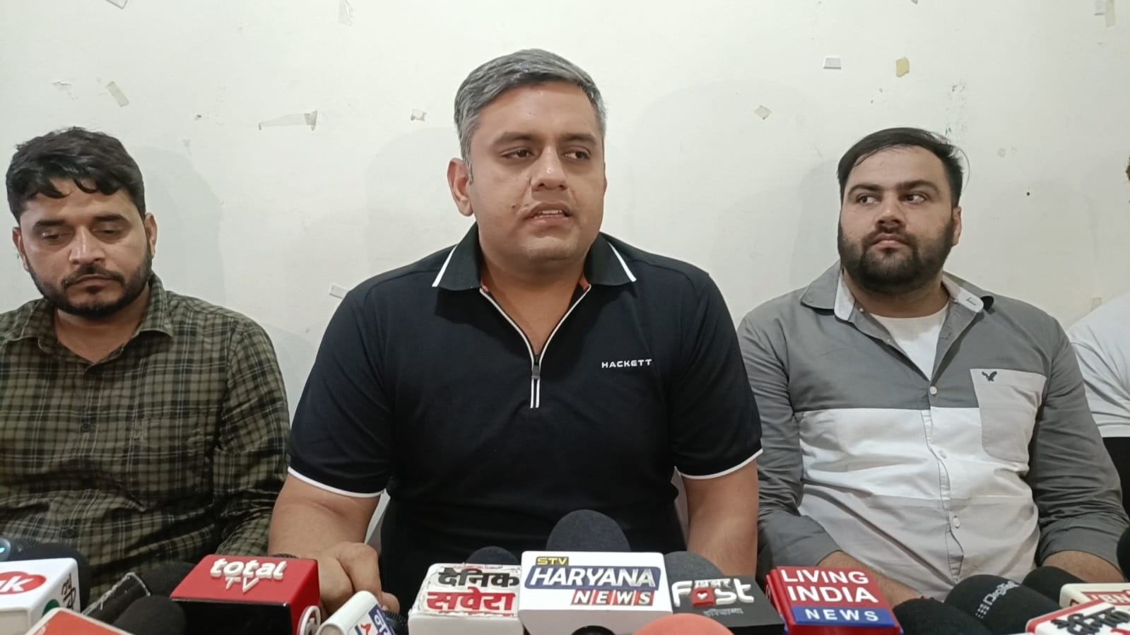पेपर लीक पर गरजे युवा कांग्रेस प्रदेश अध्यक्ष निशित कटारिया, बोले- युवाओं के भविष्य से हो रहा खिलवाड़, 6 जून को होगा मुख्यमंत्री आवास घेराव