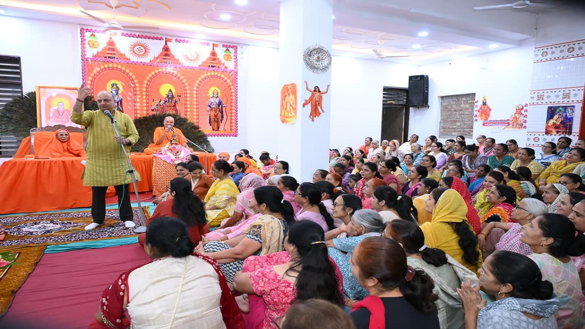 परमहंस योगाश्रम में वार्षिक महोत्सव: राष्ट्रभक्ति की कविताएं और कबीरदास के सत्संग से गूंजी छोटी काशी