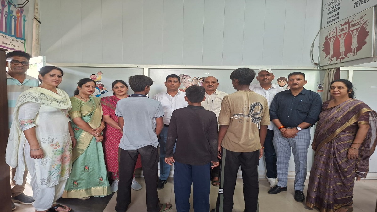 अंतर्राष्ट्रीय बाल श्रम निषेध दिवस पर भिवानी सीडब्ल्यूसी का बड़ा एक्शन: बाल मजदूरी के दलदल से मुक्त कराए 3 मासूम बच्चे