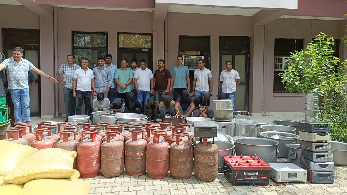 करनाल में सीआईए-3 की बड़ी कार्रवाई: सरकारी स्कूलों और आंगनबाड़ियों में चोरी करने वाले गिरोह का पर्दाफाश, 24 वारदातों के बाद 6 चोर और 2 कबाड़ी गिरफ्तार