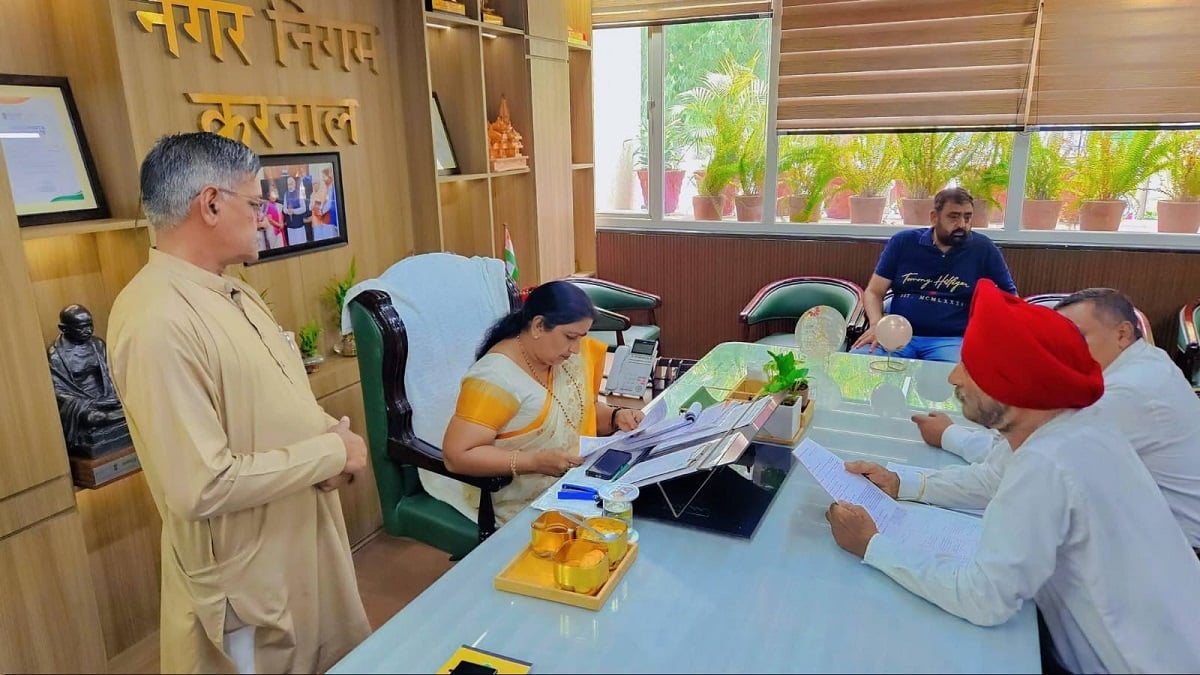 करनाल: मेयर रेणु बाला गुप्ता ने नगर निगम में सुनीं समस्याएं, कई मामलों का मौके पर ही किया समाधान