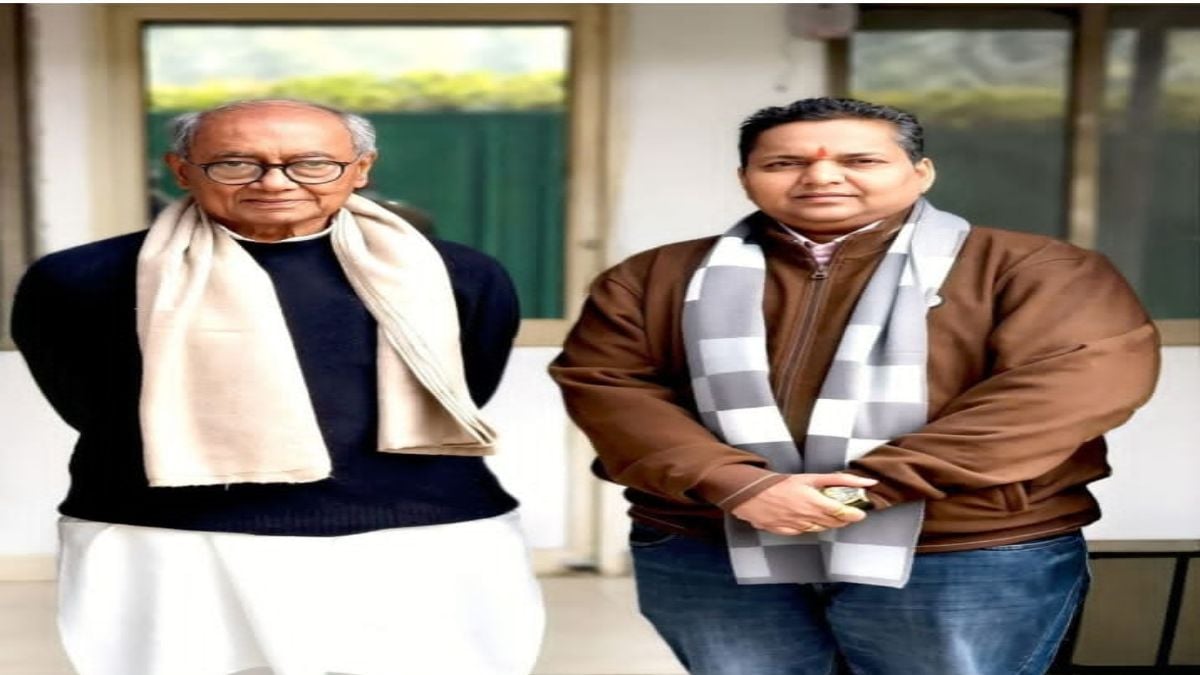 दिग्विजय सिंह के ‘अपमान’ पर कांग्रेस में घमासानः समर्थकों ने प्रभारी हरीश चौधरी के खिलाफ खोला मोर्चा, बीजेपी का तंज
