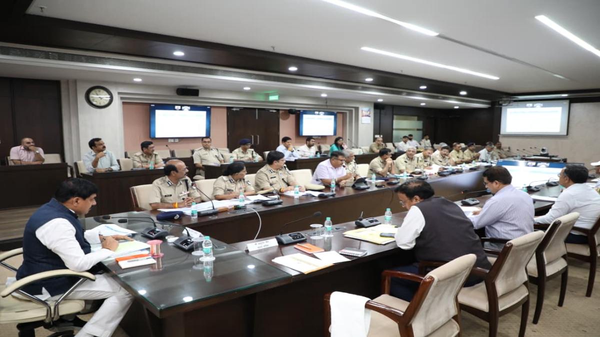 PHQ में IG-ADG कॉन्फ्रेंसः ‘बिल में घुसेंगे सपोले तो पुलिस पकड़ने में सक्षम’, ATS की कार्रवाई और नक्सलवाद पर सीएम डॉ. मोहन का बड़ा बयान