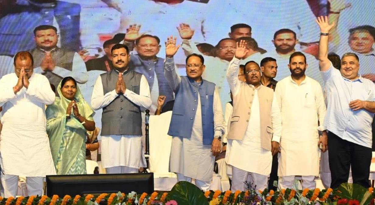 रामगढ़ महोत्सव-2026 के समापन समारोह में CM साय का बड़ा ऐलान, उदयपुर-डूमरडीह बनेगा नगर पंचायत, कहा- रामगढ़ की ऐतिहासिक विरासत को दिलाएंगे वैश्विक पहचान