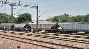 बड़ी खबर : कुरुक्षेत्र में अडानी ग्रुप की मालगाड़ी के 3 डिब्बे पटरी से उतरे, रेल यातायात प्रभावित