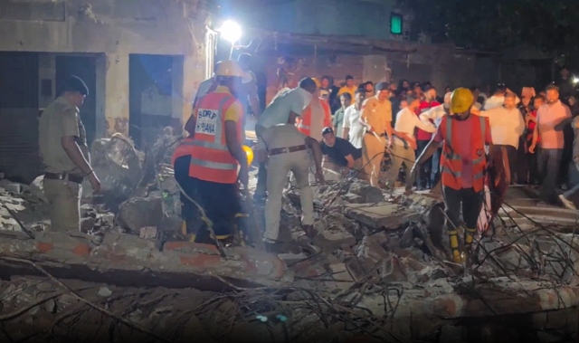 अंबाला सब्जी मंडी में बड़ा हादसा! जर्जर दुकान का लेंटर गिरा, मलबे में दबे UP के 3 मजदूर