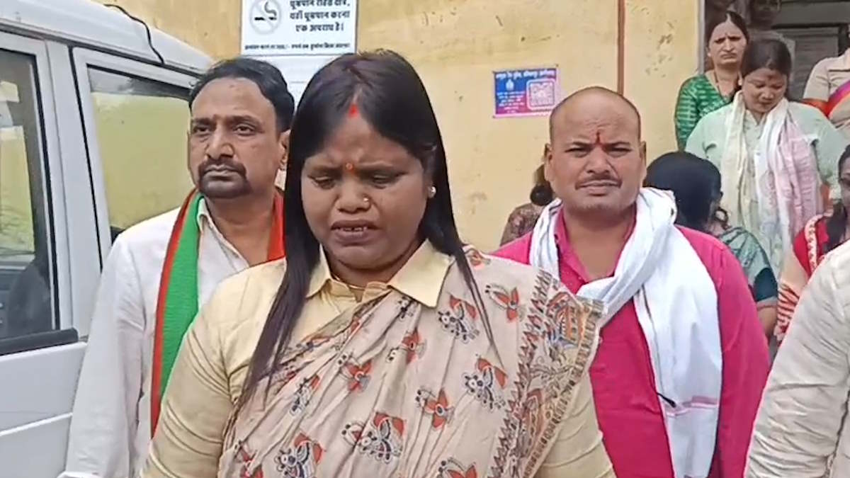 मैदान अलॉट करने महापौर के बाद भाजपा जिलाध्यक्ष ने मांगी बाजार संचालक से भारी रकम, ऑडियो के वायरल होने के बाद शिकायत दर्ज कराने थाने पहुंची महापौर…