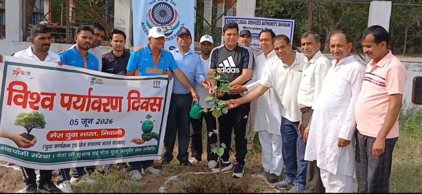 जनसेवा का संकल्प: पर्यावरण दिवस पर त्रिवेणी लगाकर दिया संदेश