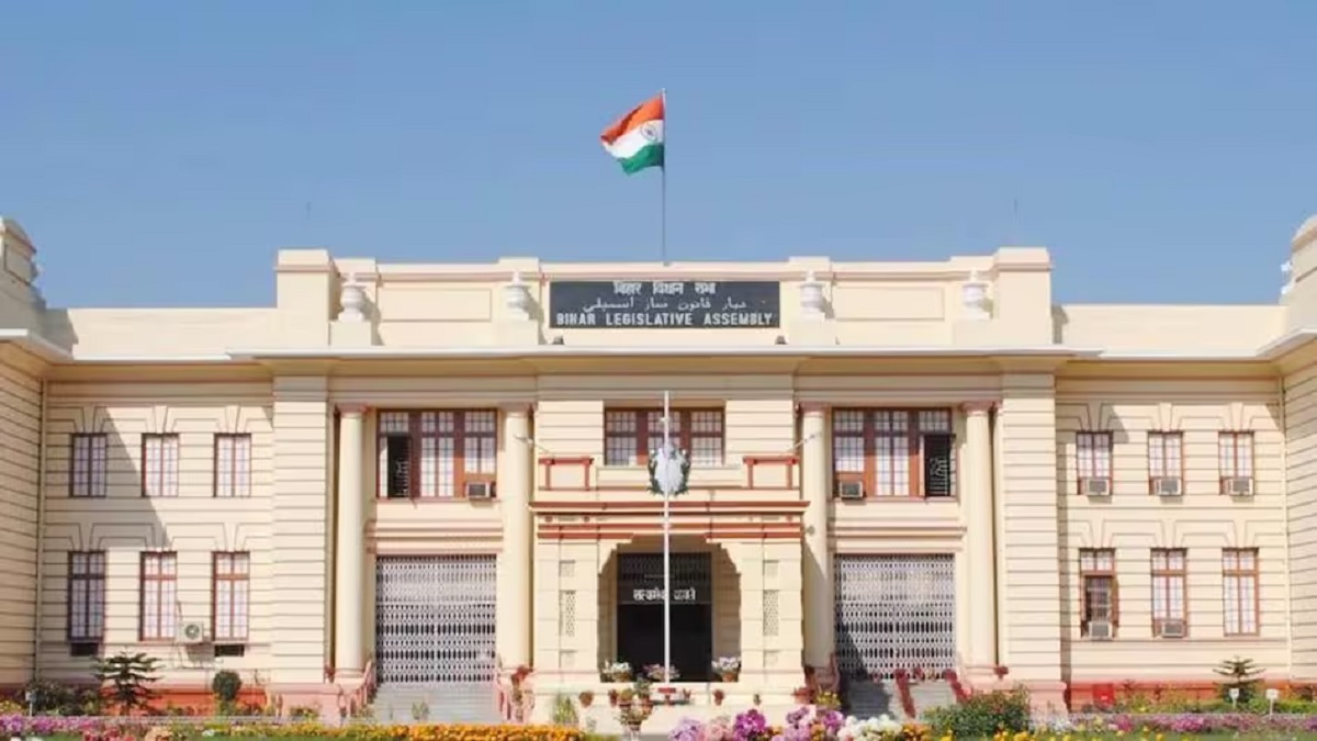 Bihar MLC Elections: 10 सीटों के लिए आज से नामांकन शुरू, NDA का पलड़ा भारी, मांझी फंसा सकते हैं पेंच
