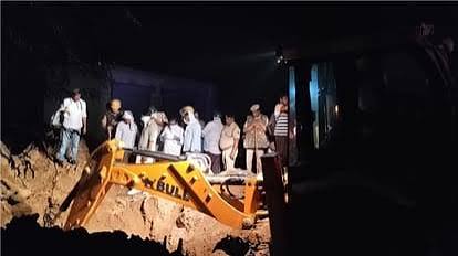 पानी के लिए 38 दिन से चल रहे धरने पर आधी रात बवाल : टी-कनेक्शन हटाने पहुंची पुलिस ने छोड़े आंसू गैस के गोले