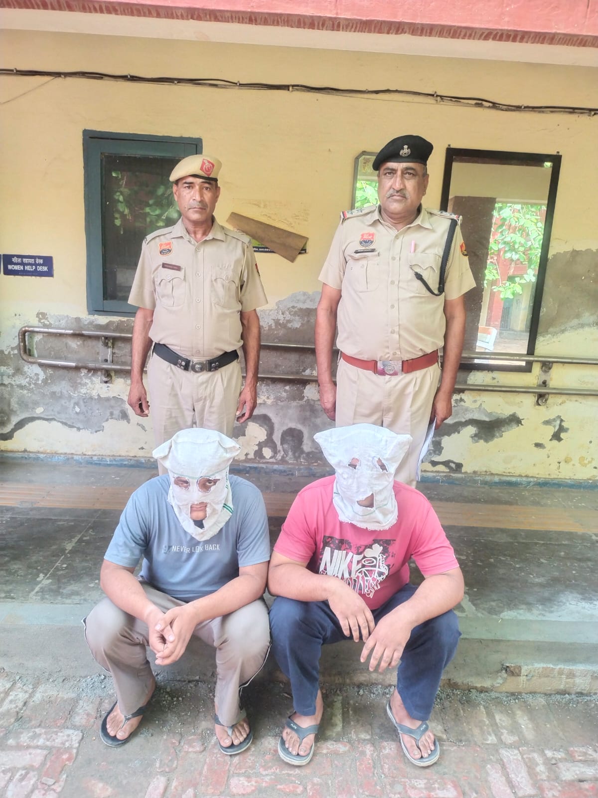 चरखी दादरी में चाकू की नोक पर चेन छीनने वाले दो शातिर गिरफ्तार, पल्सर बाइक और सोने की चेन बरामद