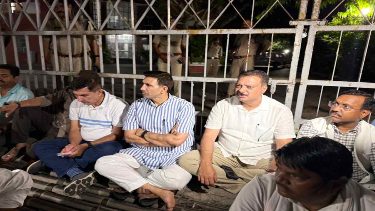 मीनाक्षी नटराजन दिल्ली रवाना, कांग्रेस ने दिया धरना, भूपेश बघेल, रेवंत रेड्डी समेत दिग्गज नेताओं ने की कड़ी निंदा