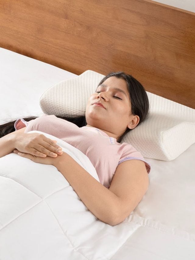 सॉफ्ट या हार्ड… गर्दन दर्द से बचने के लिए कौन-सा तकिया सबसे अच्छा?