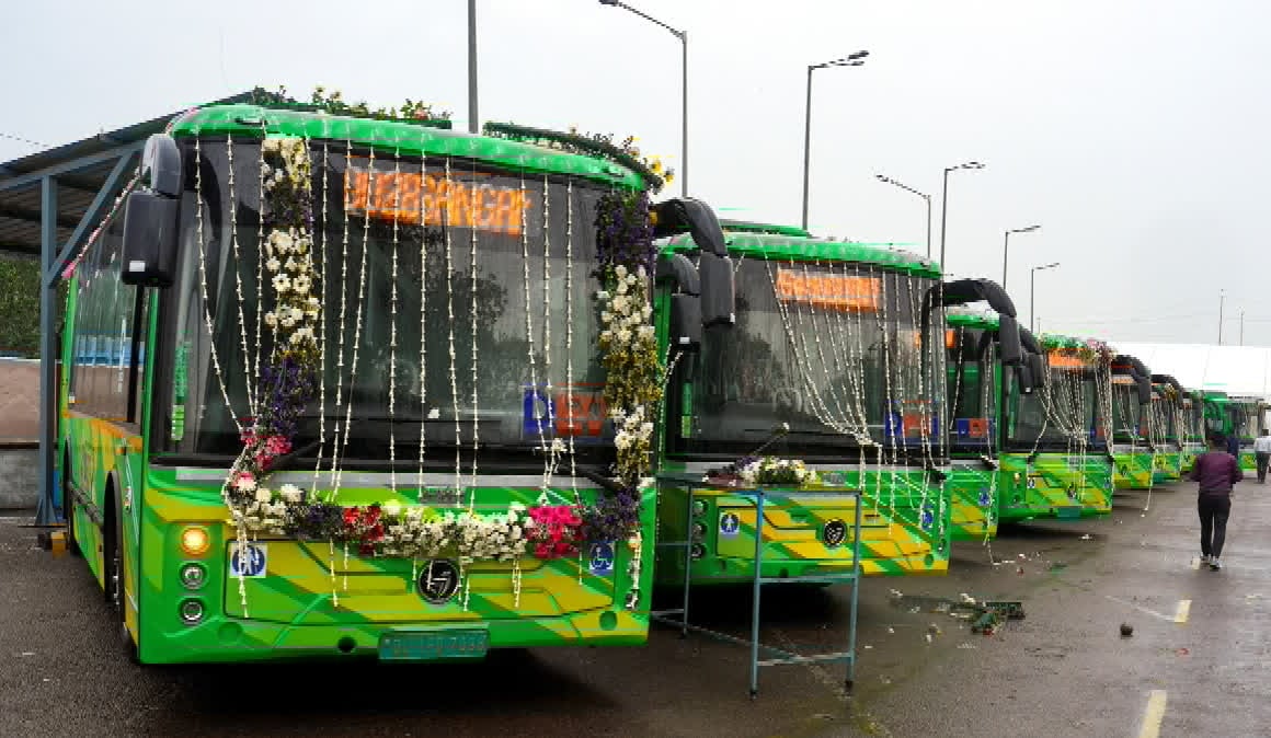 पर्यावरण दिवस पर बड़ा कदम: सड़कों पर उतरेंगे 1000 ‘मेड इन India’ ई-वाहन