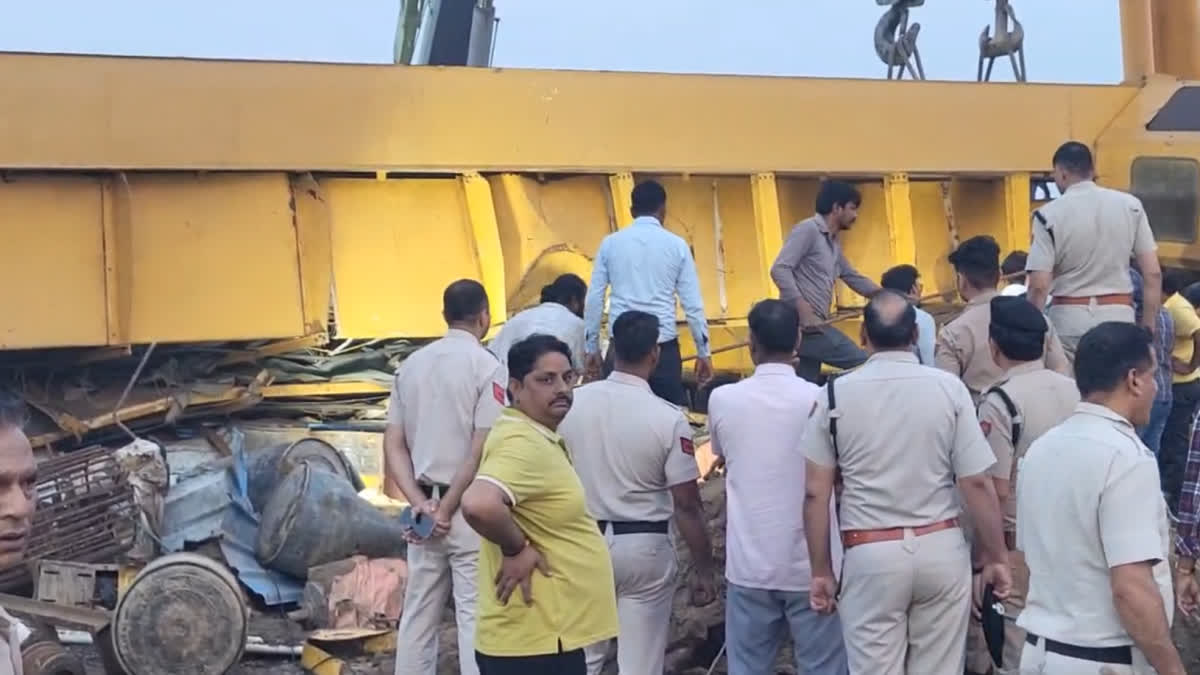 Breaking :फरीदाबाद में बड़ा हादसा, जेवर एयरपोर्ट फ्लाईओवर निर्माण स्थल पर पलटी क्रेन, कई मजदूर दबे